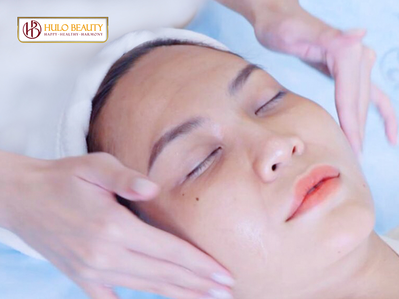 Bước 2: Vệ sinh da