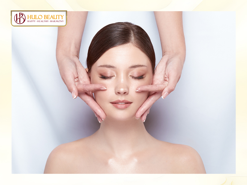 Massage nâng cơ mặt đúng cách mang lại nhiều lợi ích cho làn da